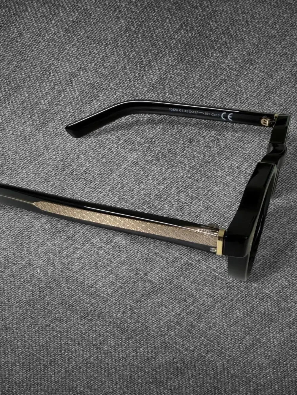 Black Round Sunglasses Gold Rivet Retro Style - Unbranded